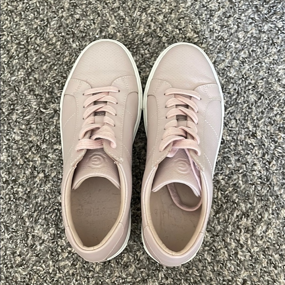 GREATS Women's Pink Sneakers